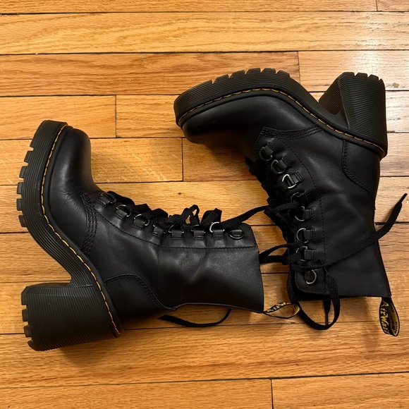 Dr. Martens Black Lace-Up Chesney Boots - Picture 4 of 6